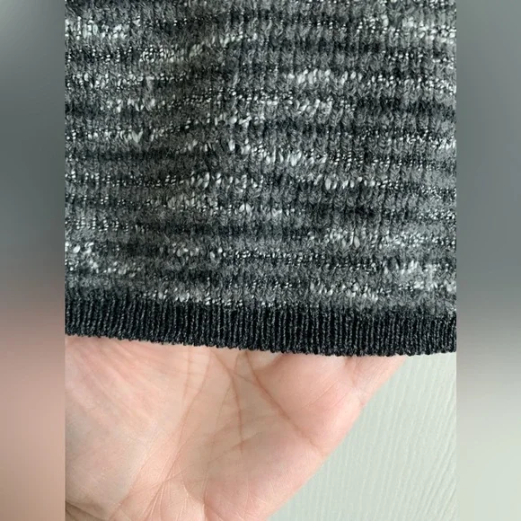 St. John sport heather grey sweater size Medium - Picture 2 of 5